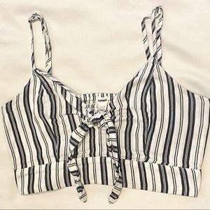 garage, xs, black and white